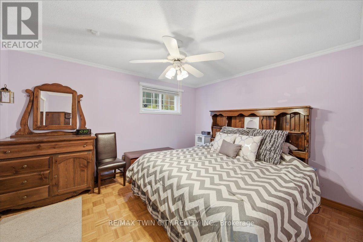 76 ENFIELD CRESCENT - 24