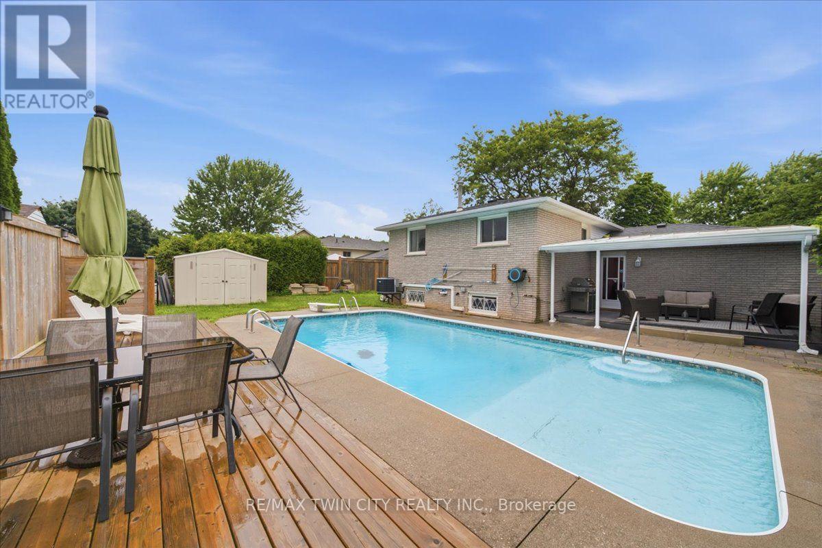76 ENFIELD CRESCENT - 35