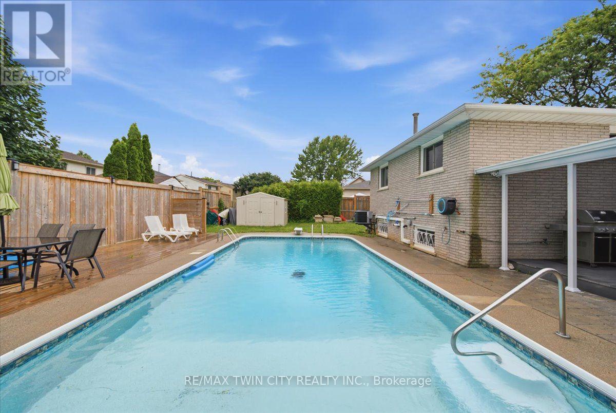 76 ENFIELD CRESCENT - 36