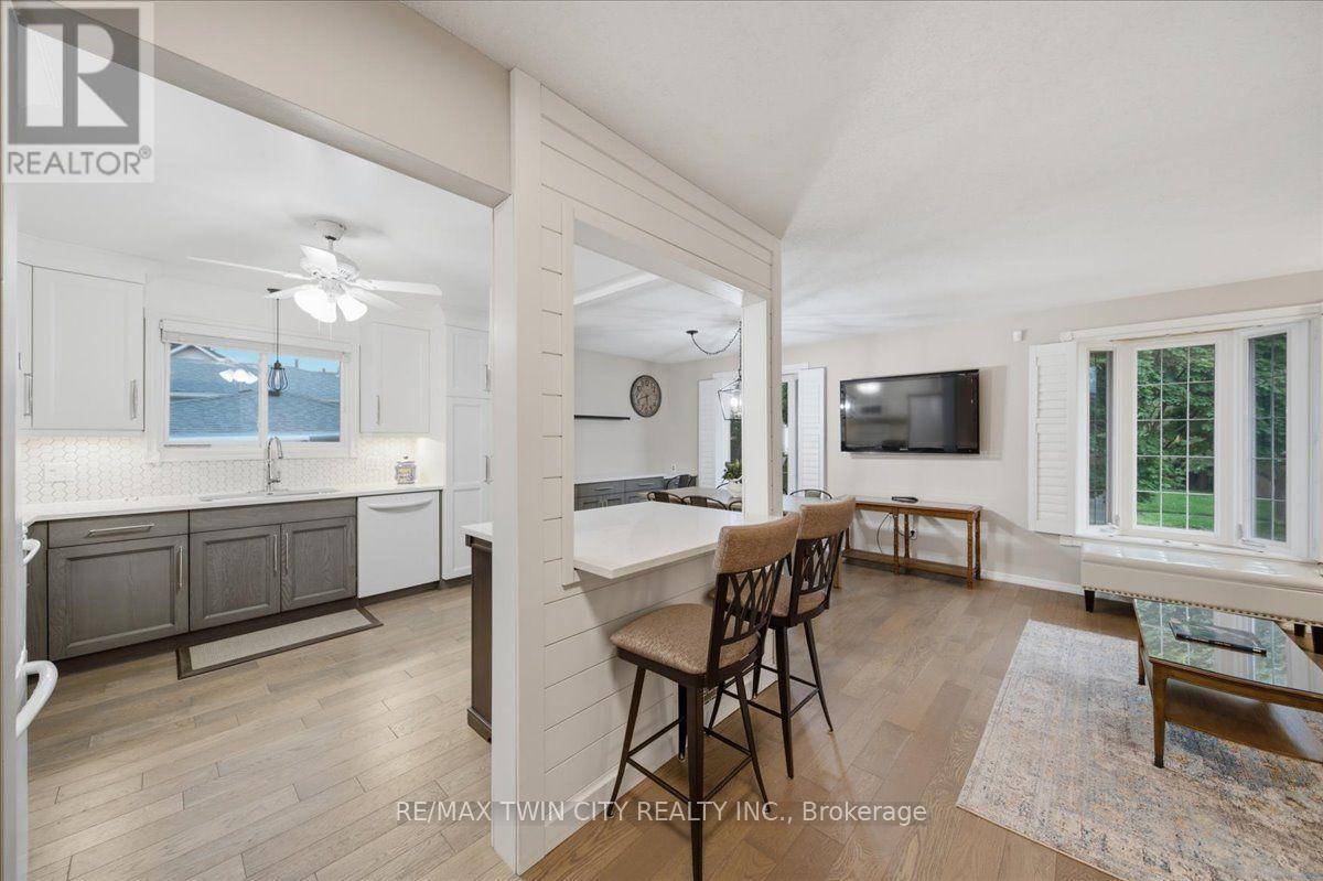 76 ENFIELD CRESCENT - 6