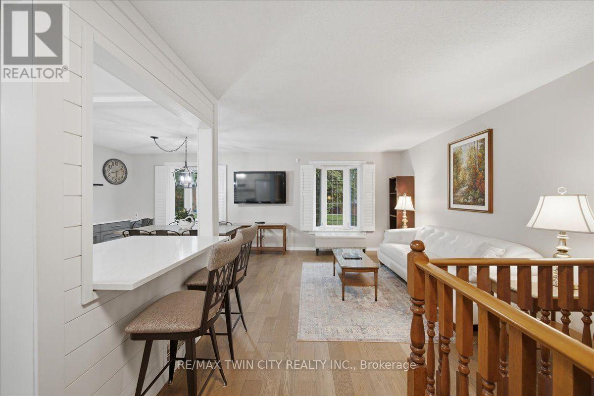 76 ENFIELD CRESCENT - 7
