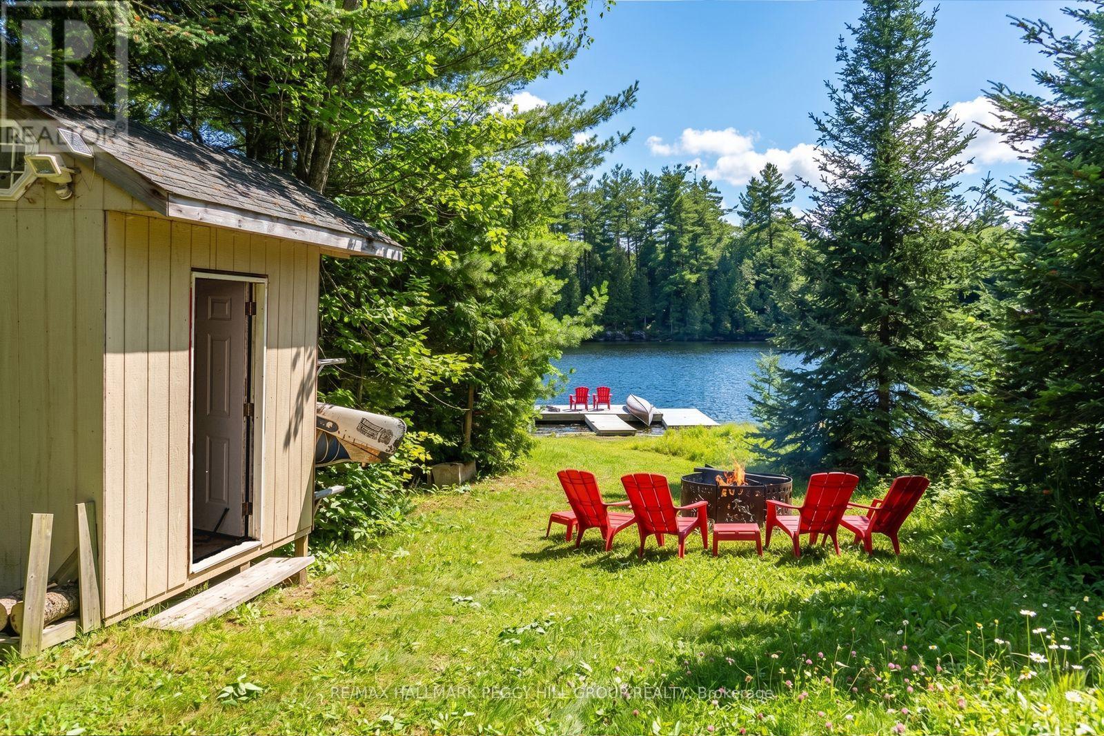 4 CLOVER COURT - 25