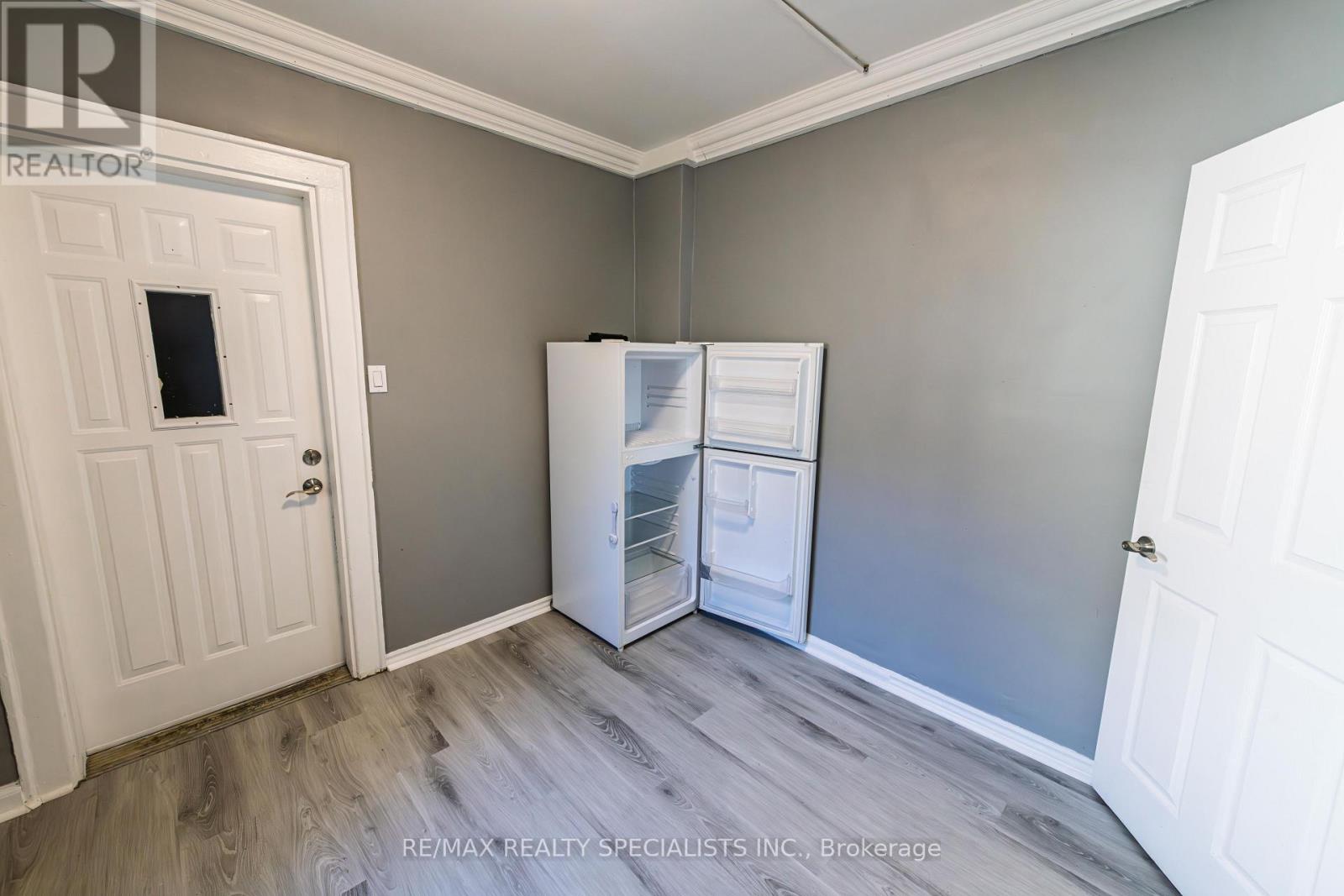 332 ELM AVENUE - 14