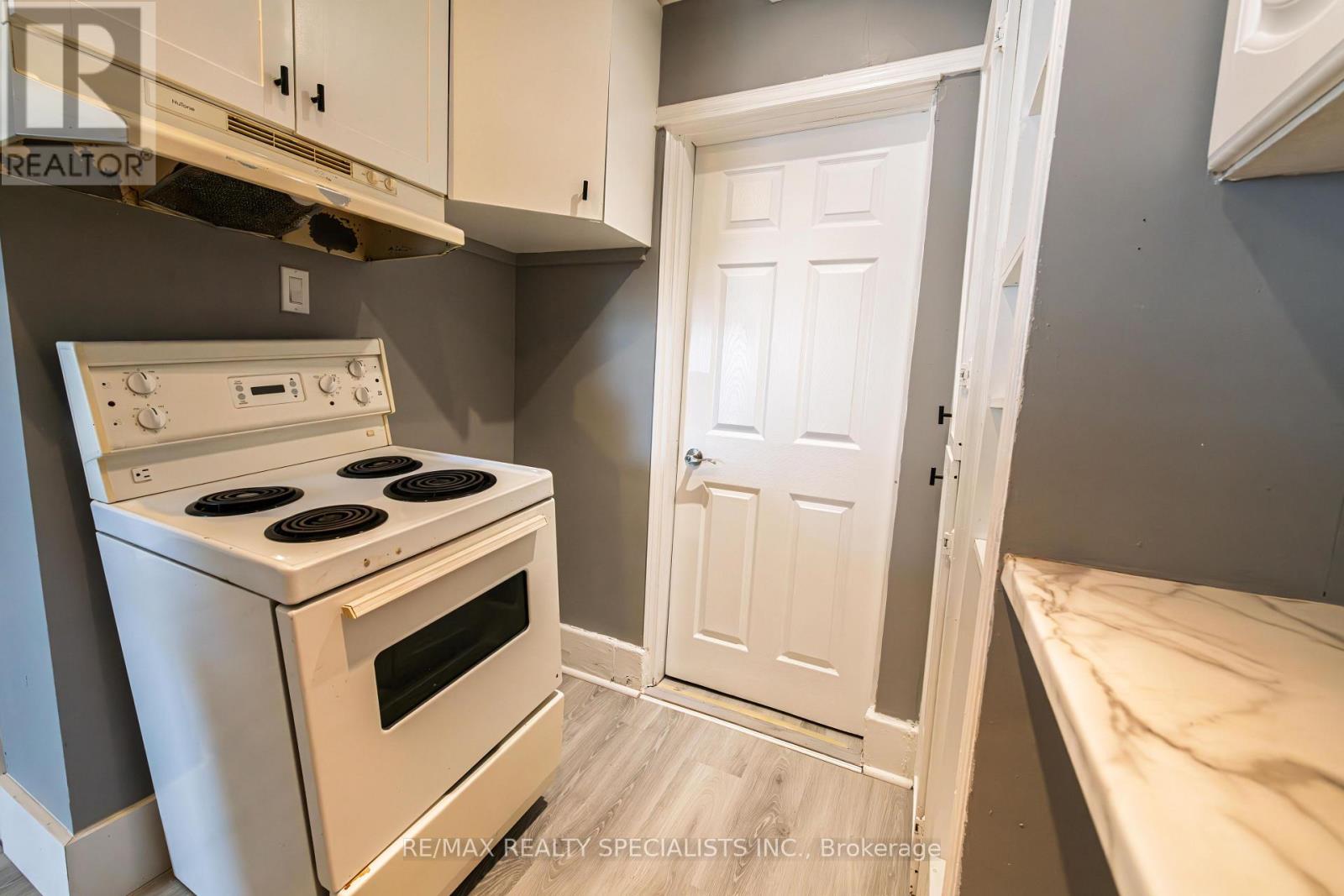332 ELM AVENUE - 20