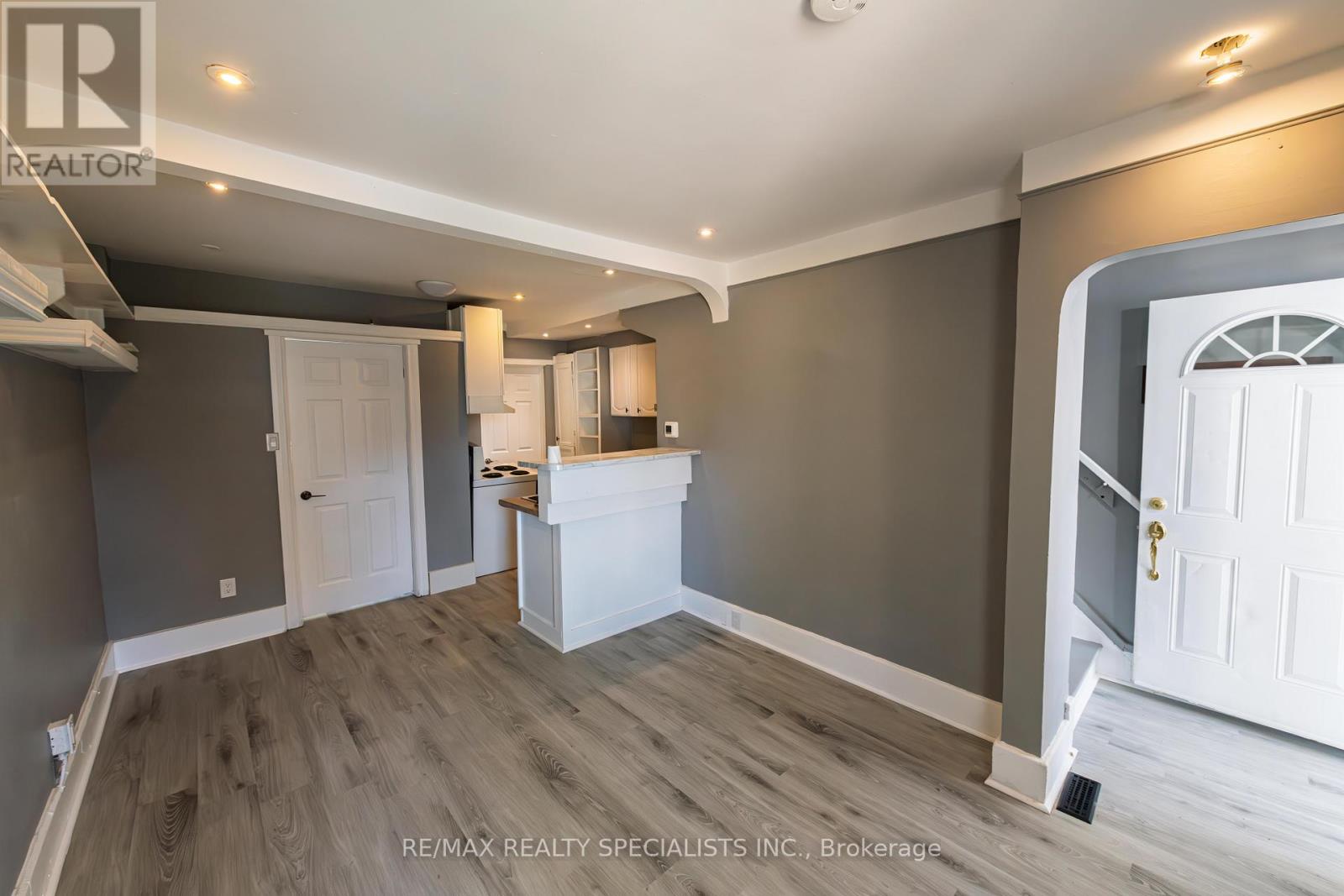 332 ELM AVENUE - 25