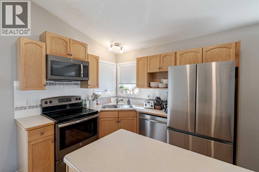 77 Blackfoot Crescent W - 11