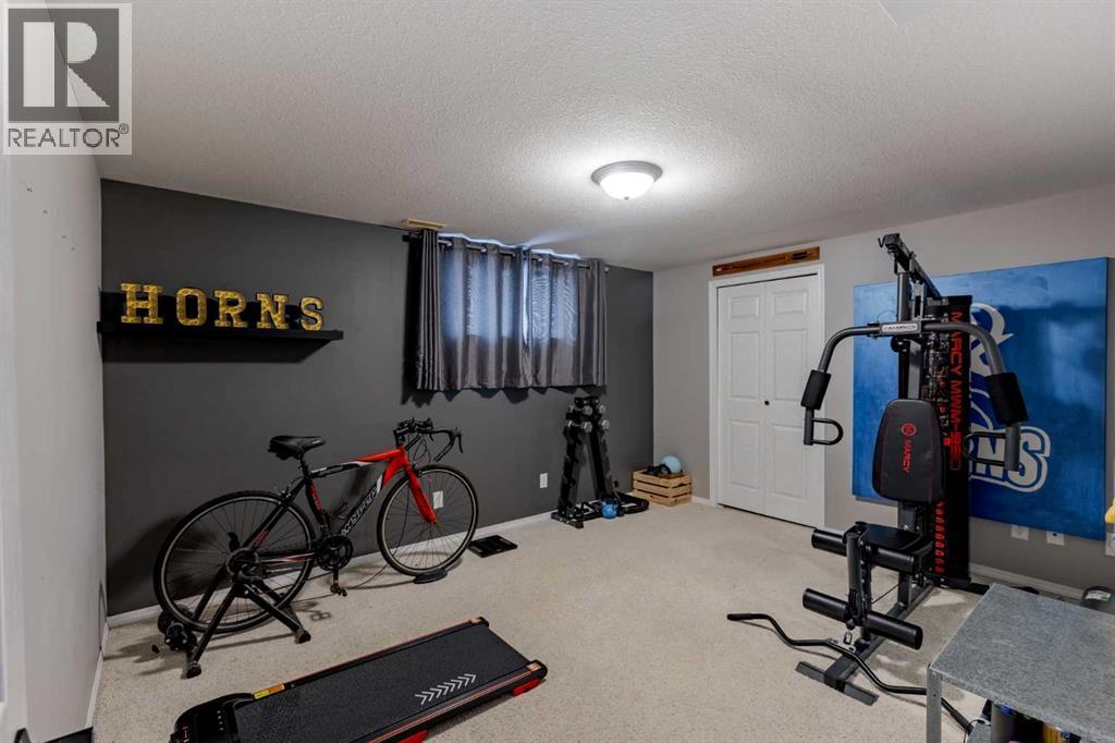 77 Blackfoot Crescent W - 23