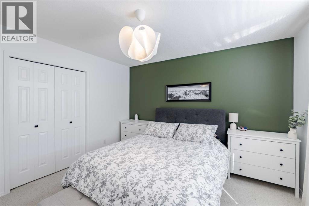 77 Blackfoot Crescent W - 15