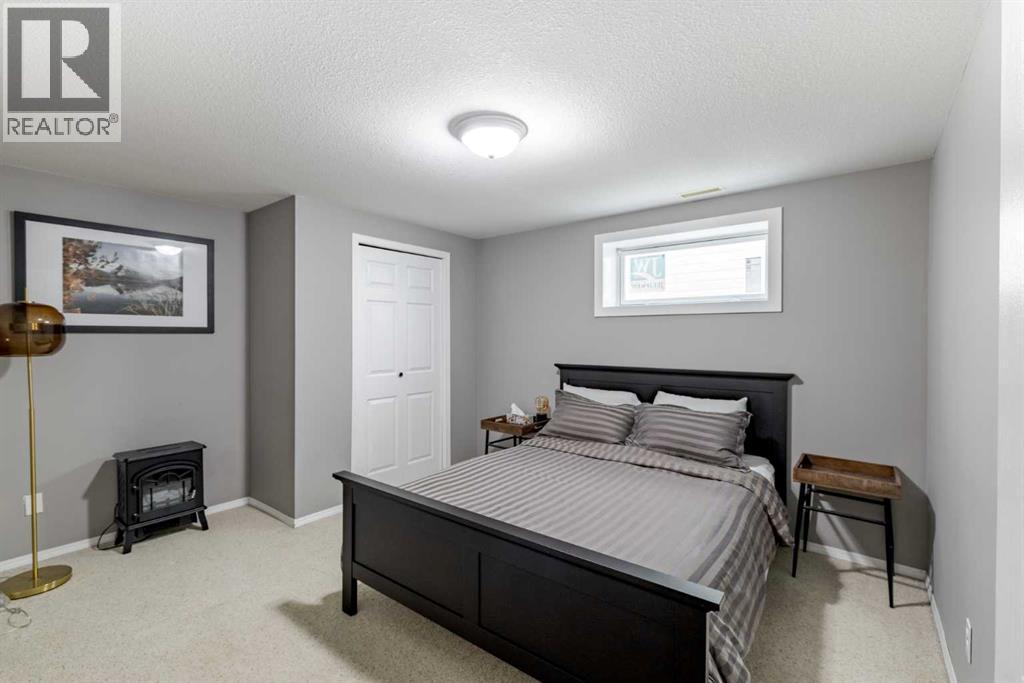 77 Blackfoot Crescent W - 22