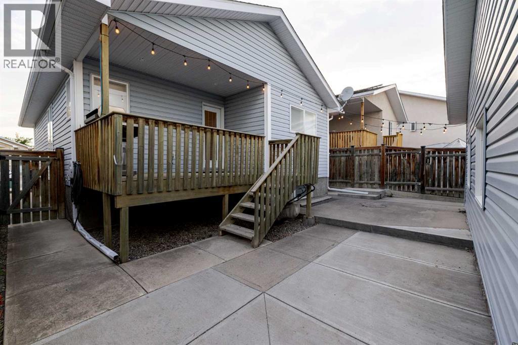 77 Blackfoot Crescent W - 28