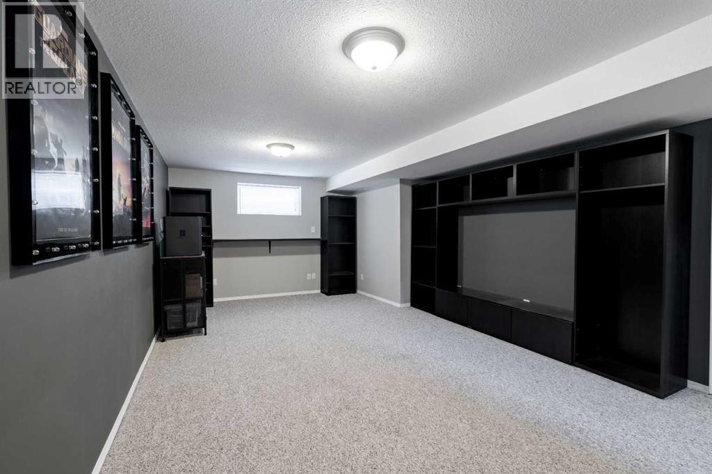77 Blackfoot Crescent W - 20