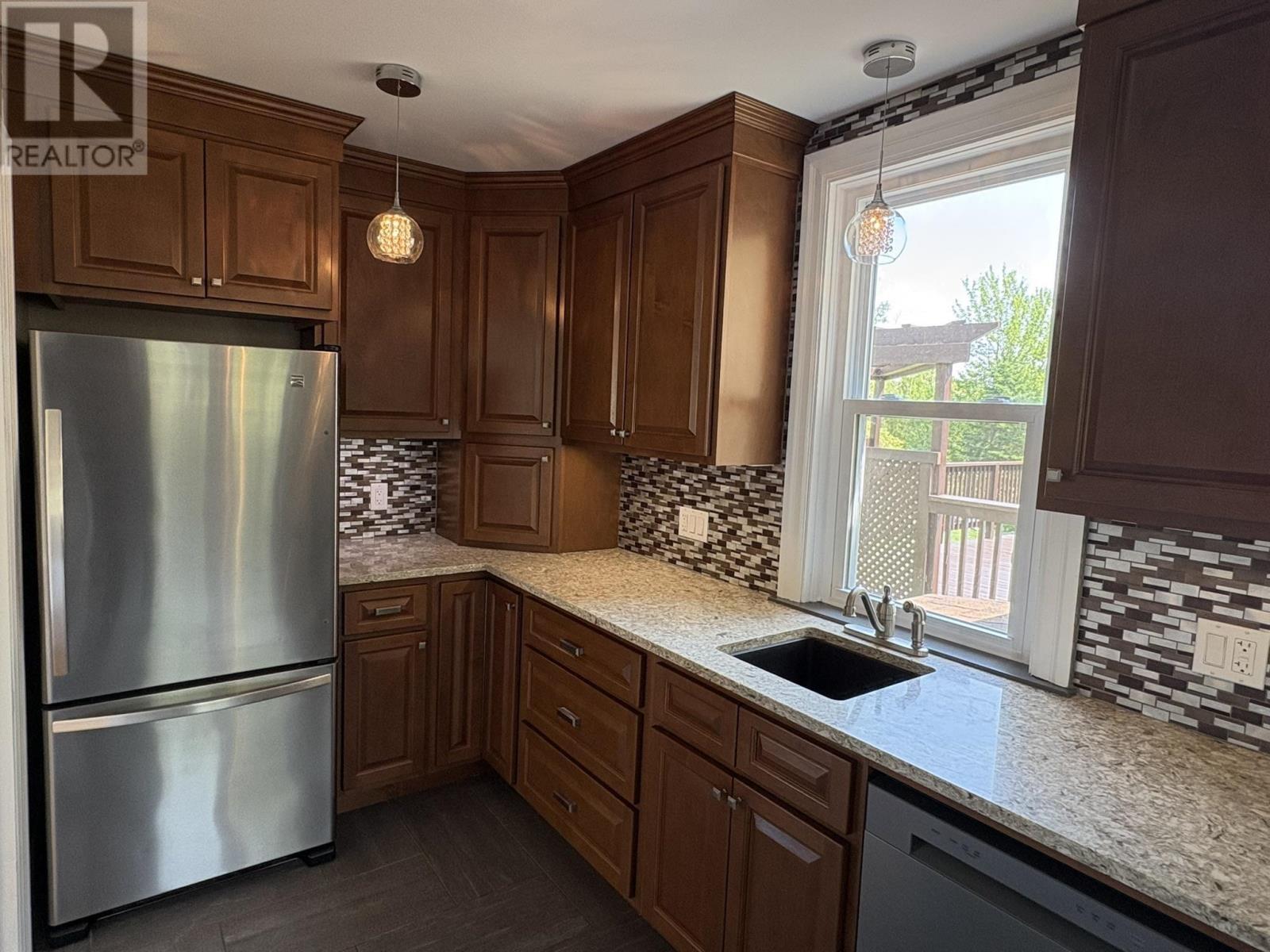 1637 NORTH MAIN Street - 10