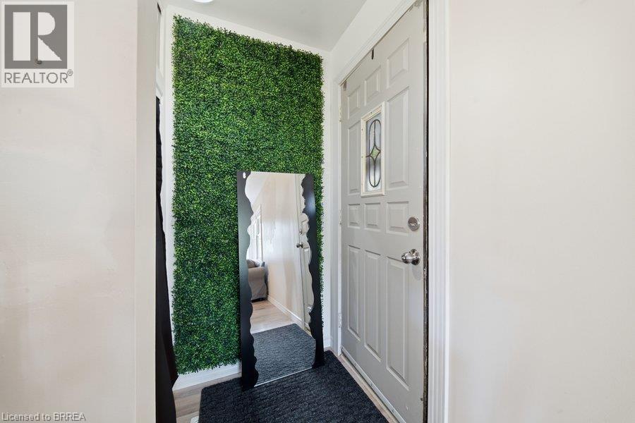 27 FRANK Street - Image 12