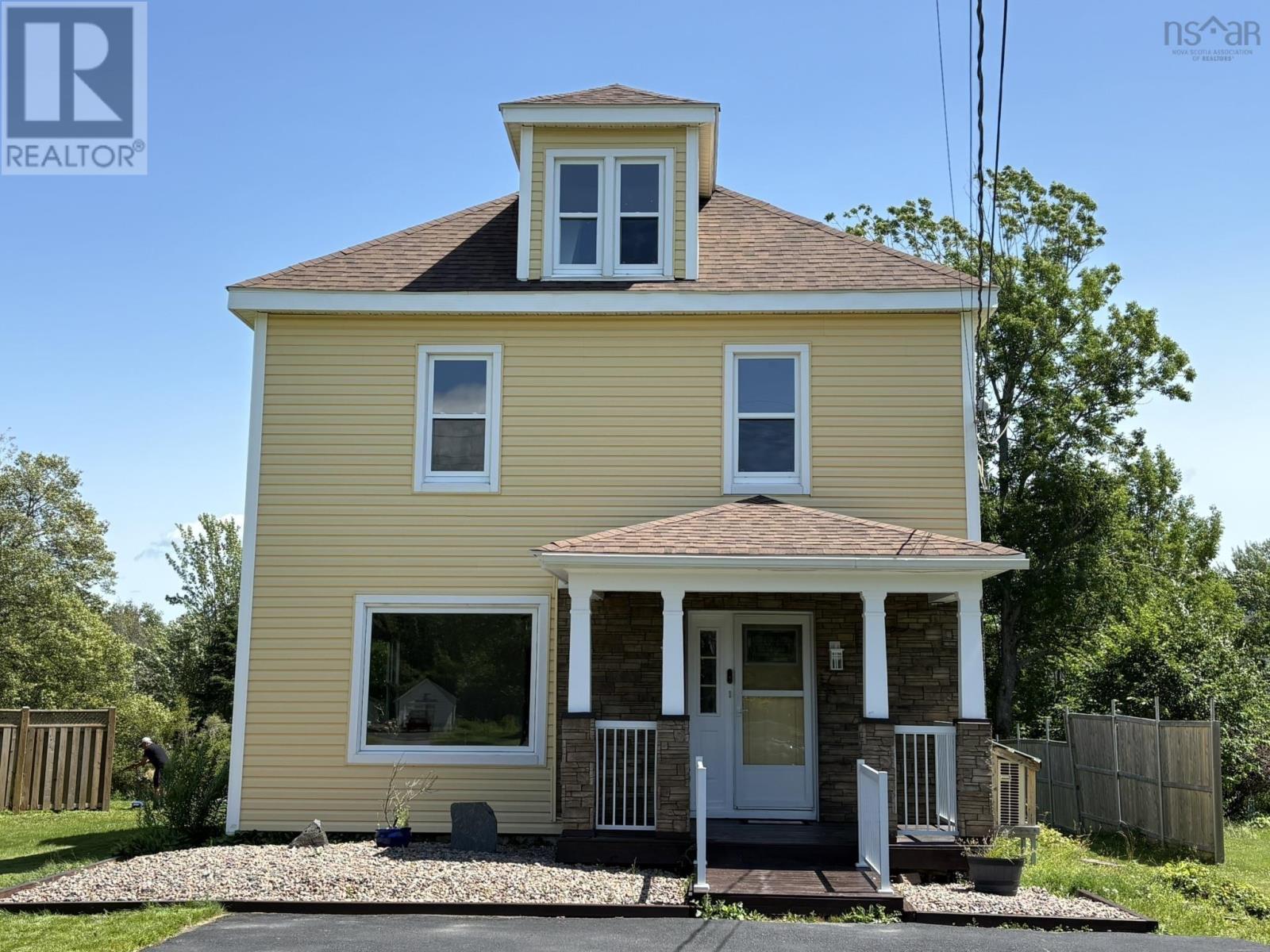 1637 NORTH MAIN Street - 38