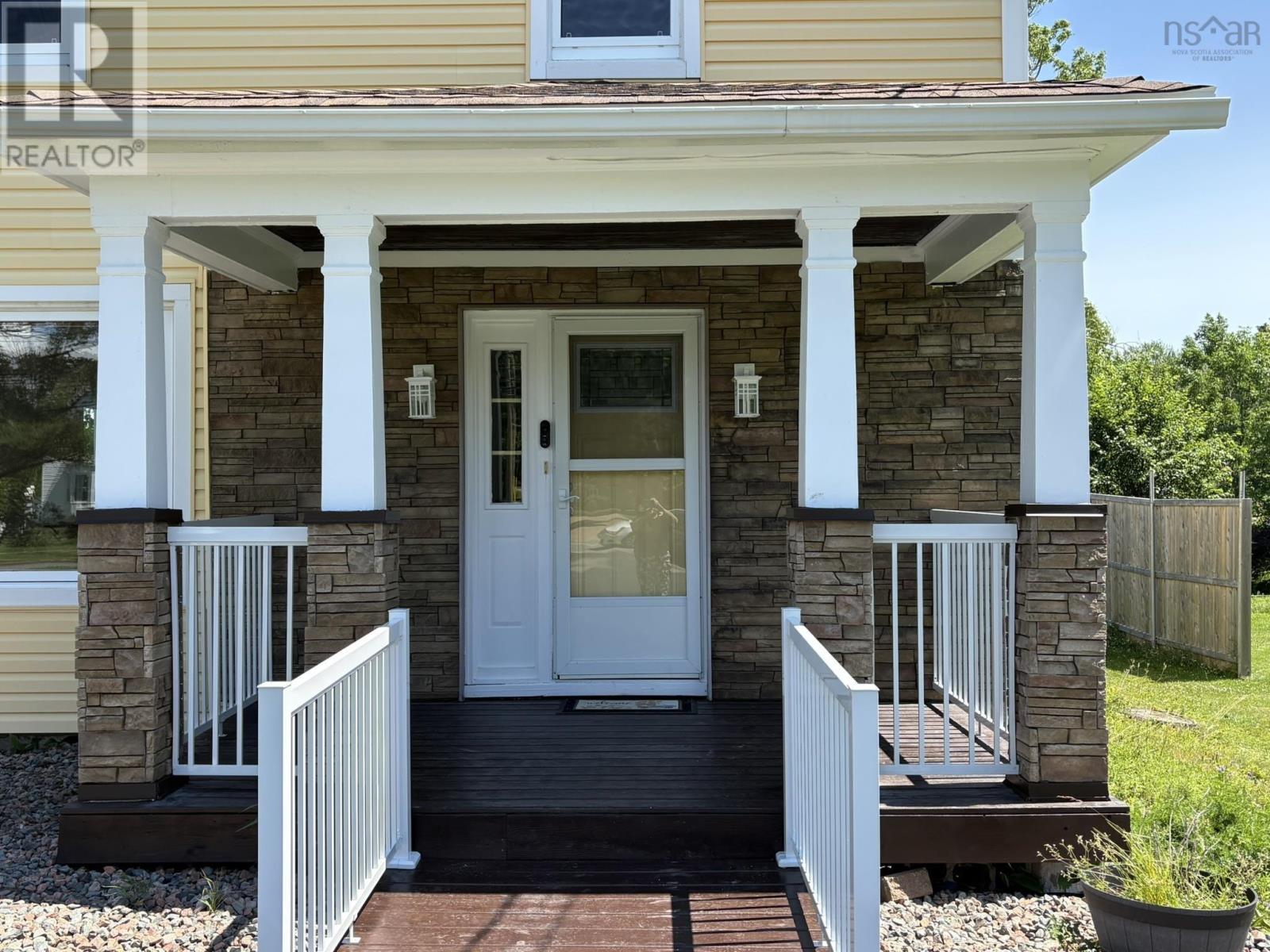 1637 NORTH MAIN Street - 3