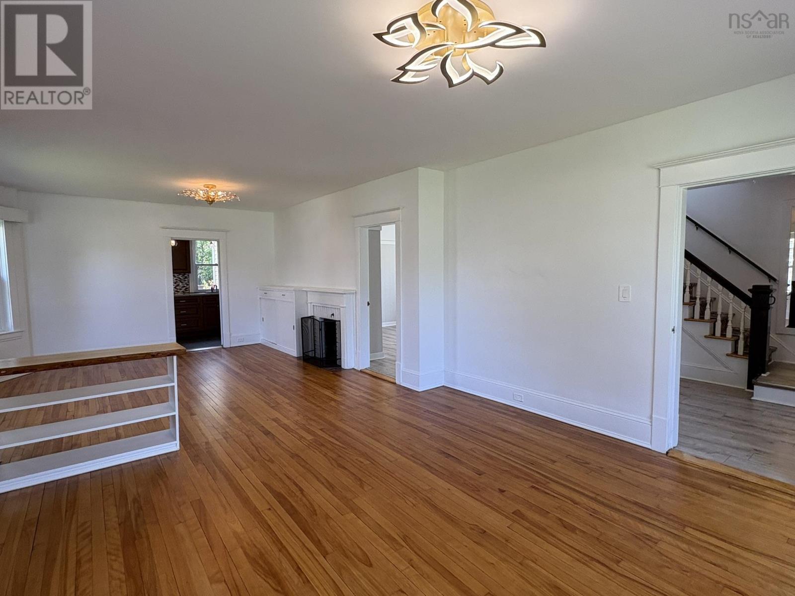 1637 NORTH MAIN Street - 4