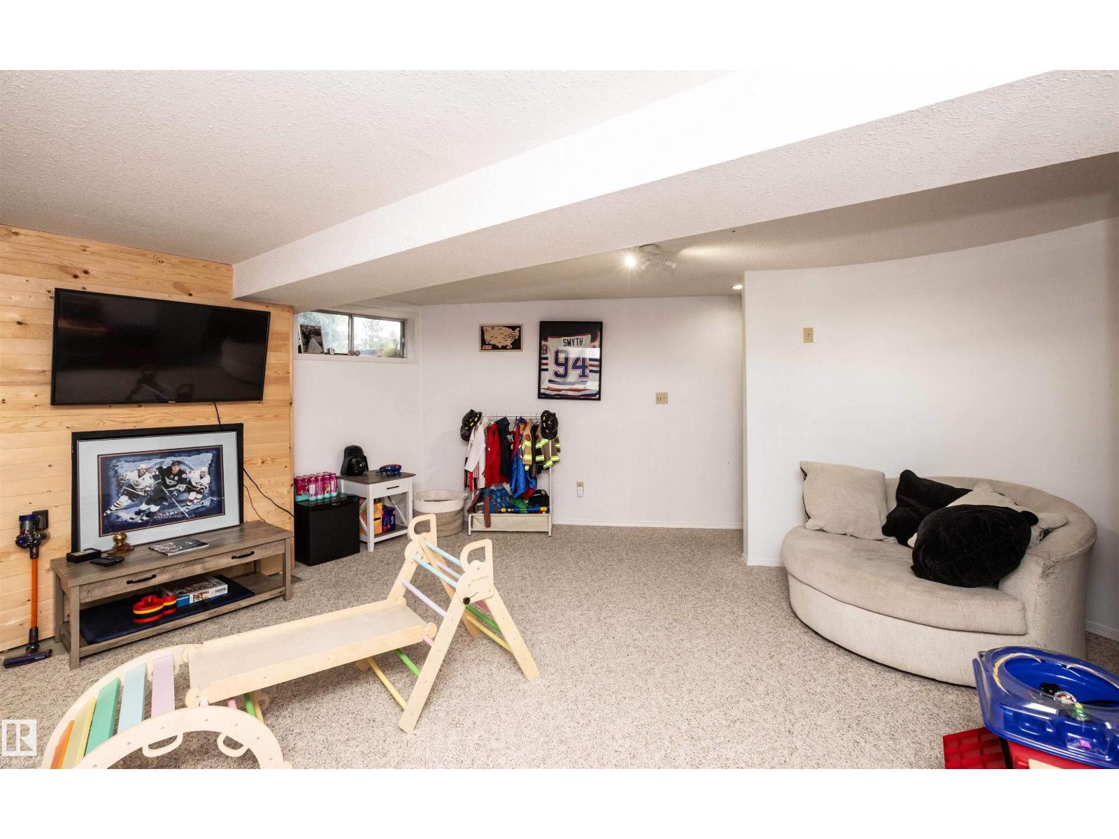 5502 60 AV - Image 66
