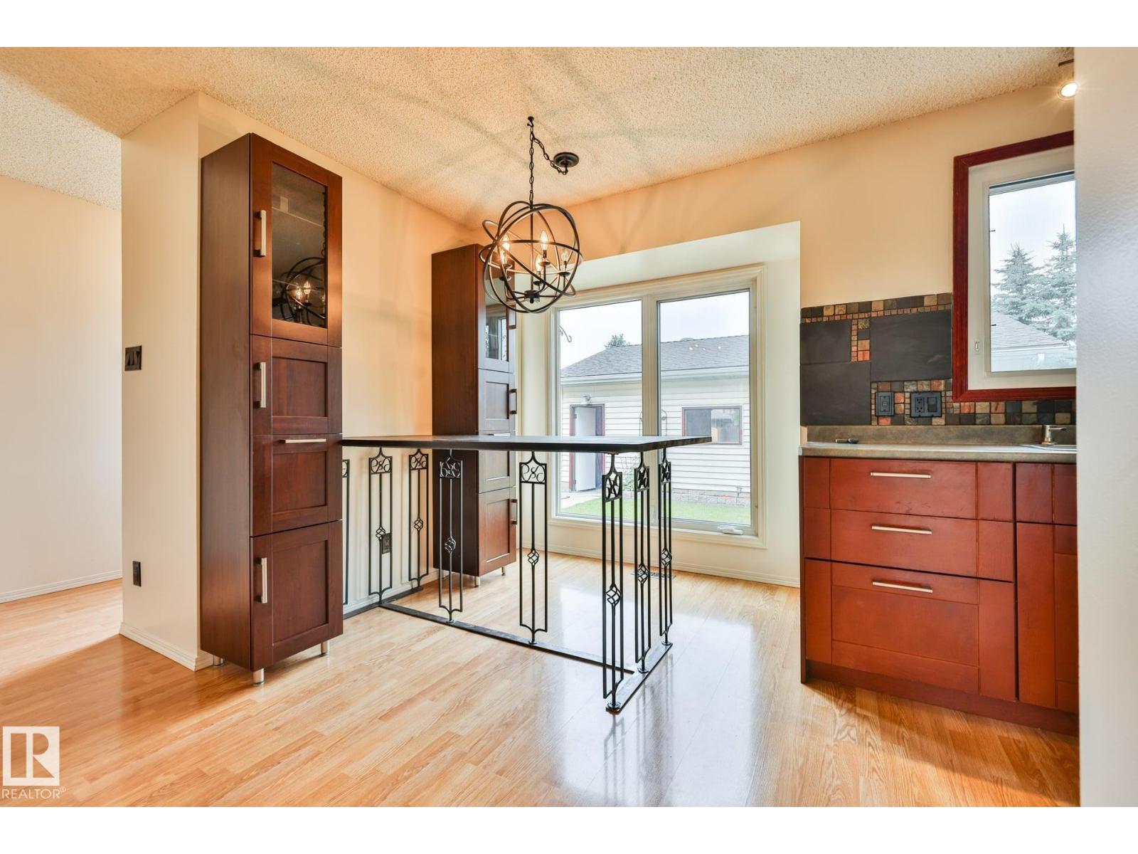 441 WOODVALE RD E NW - 17