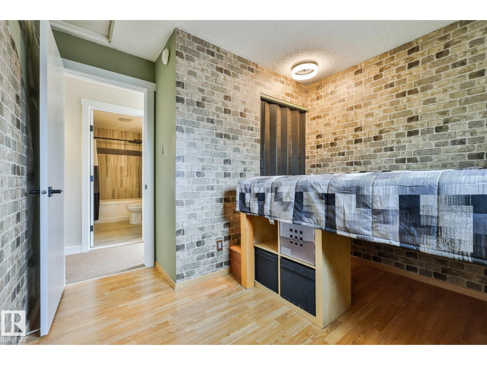 441 WOODVALE RD E NW - 25