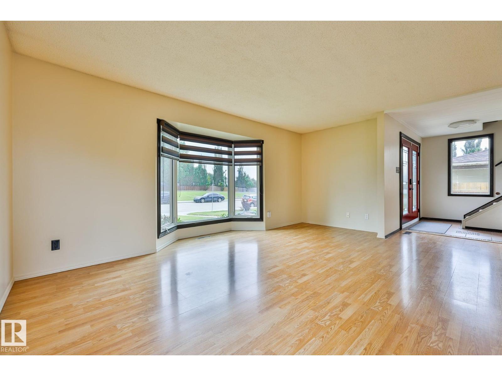 441 WOODVALE RD E NW - 8