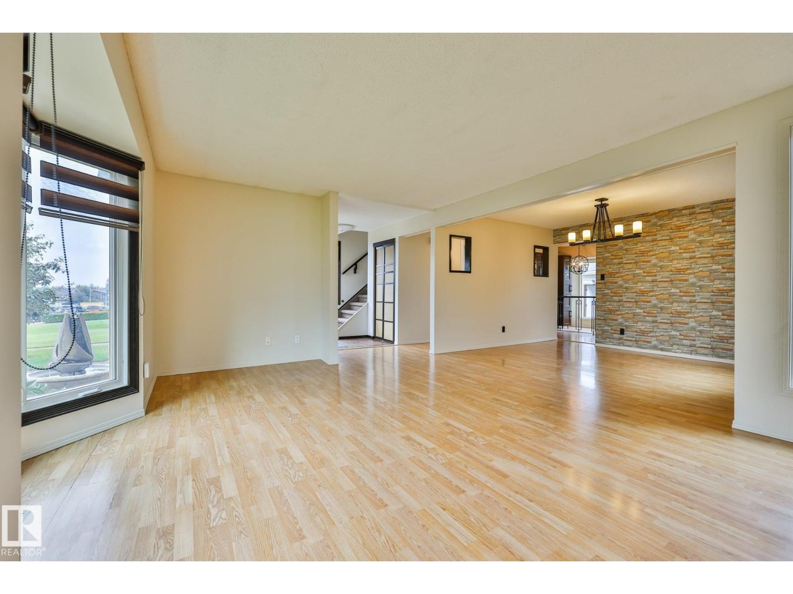 441 WOODVALE RD E NW - 7