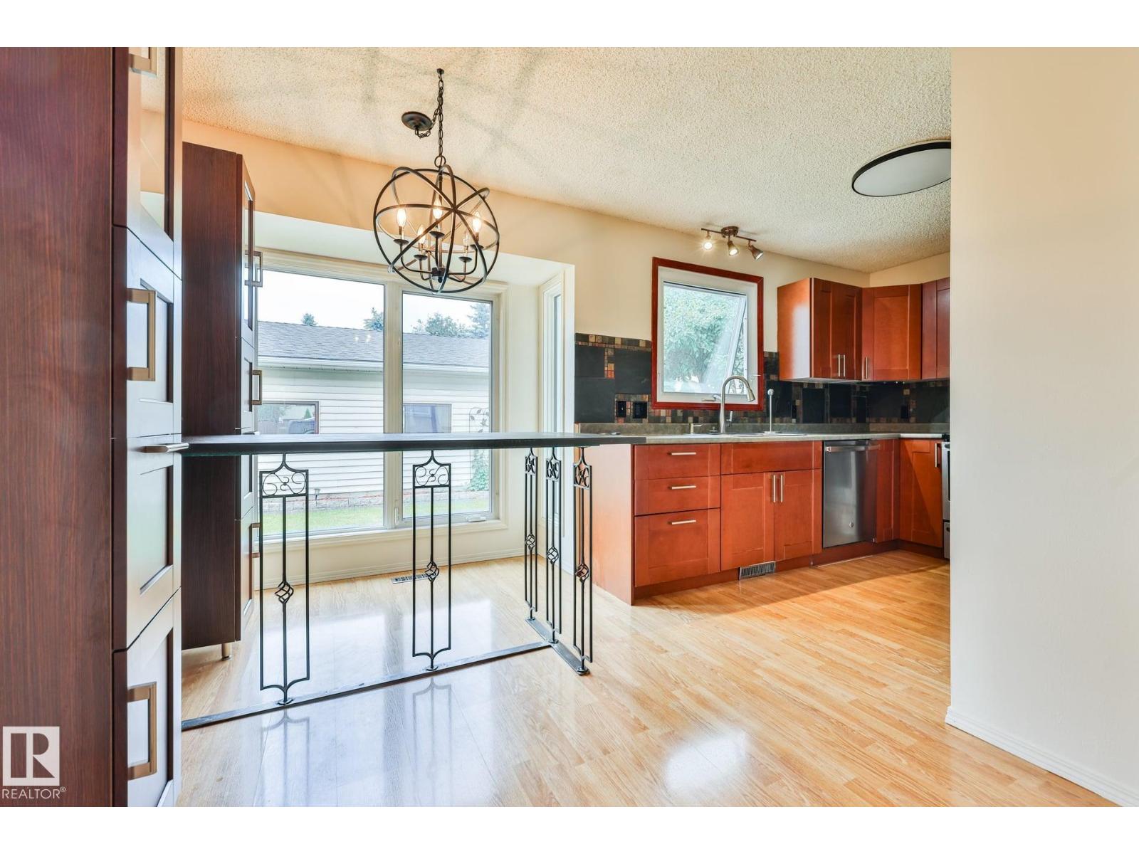 441 WOODVALE RD E NW - 13