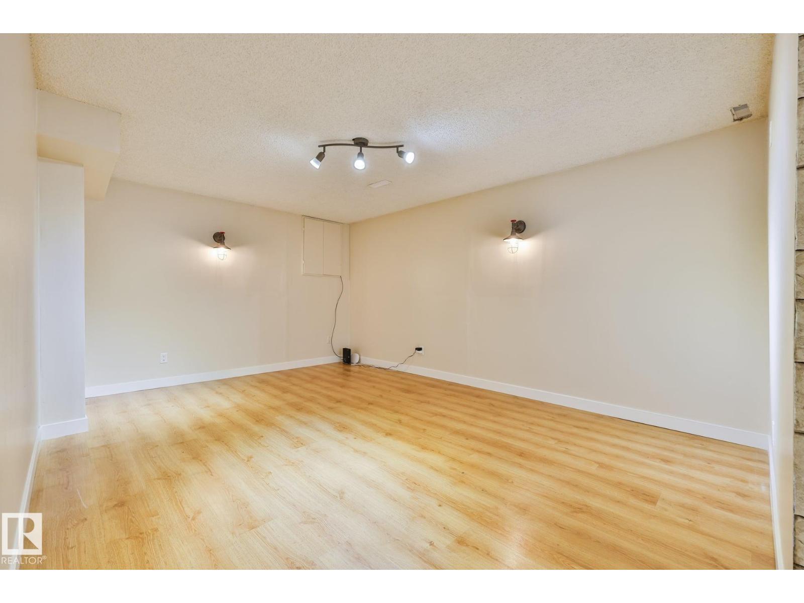 441 WOODVALE RD E NW - 28