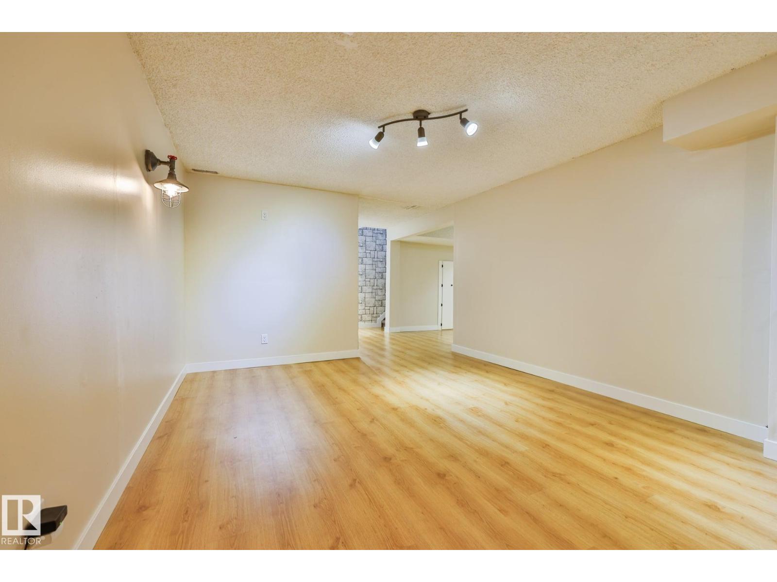 441 WOODVALE RD E NW - 29
