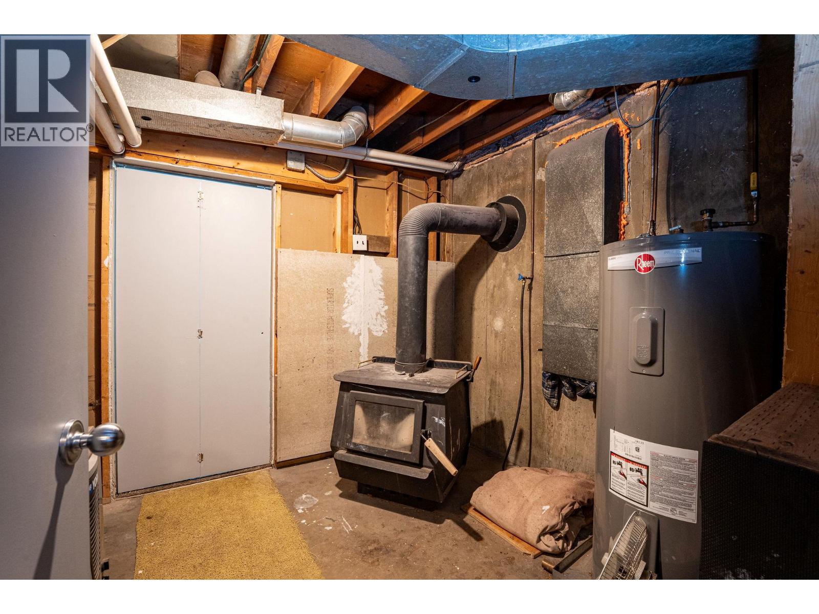 1888 Airport Way, Revelstoke