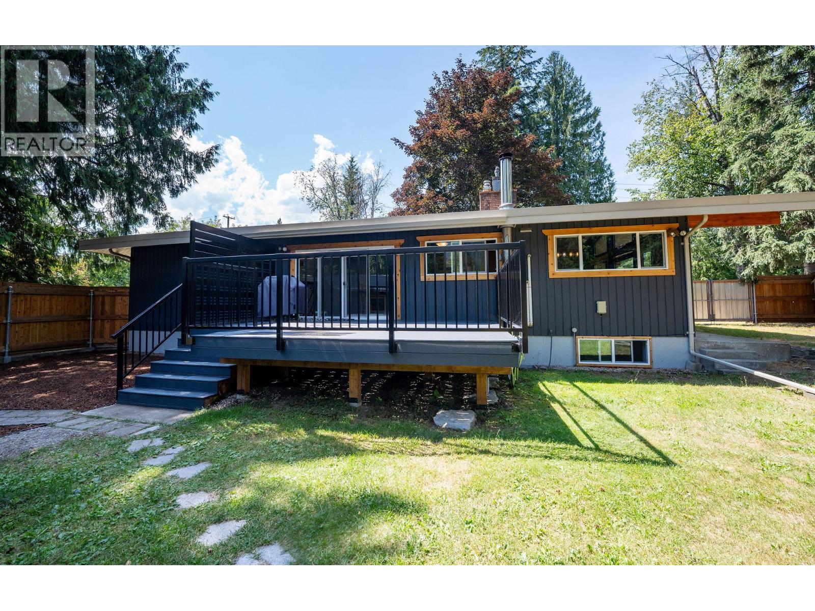 1888 Airport Way, Revelstoke