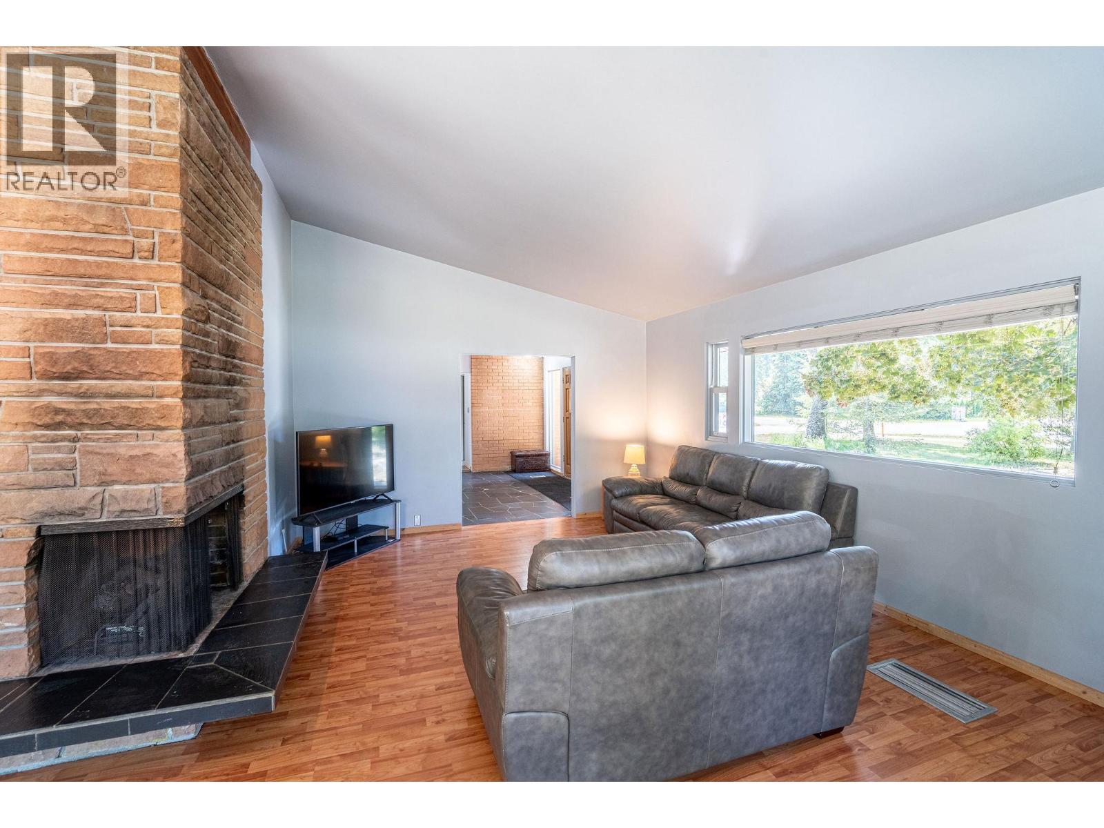 1888 Airport Way, Revelstoke