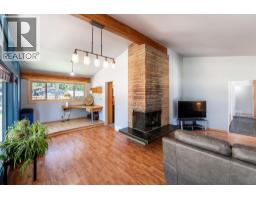 Kitchen - 1888 Airport Way, Revelstoke, BC V0E2S0 Photo 12