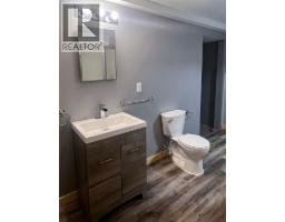 1888 Airport Way, Revelstoke, BC V0E2S0 Photo 15