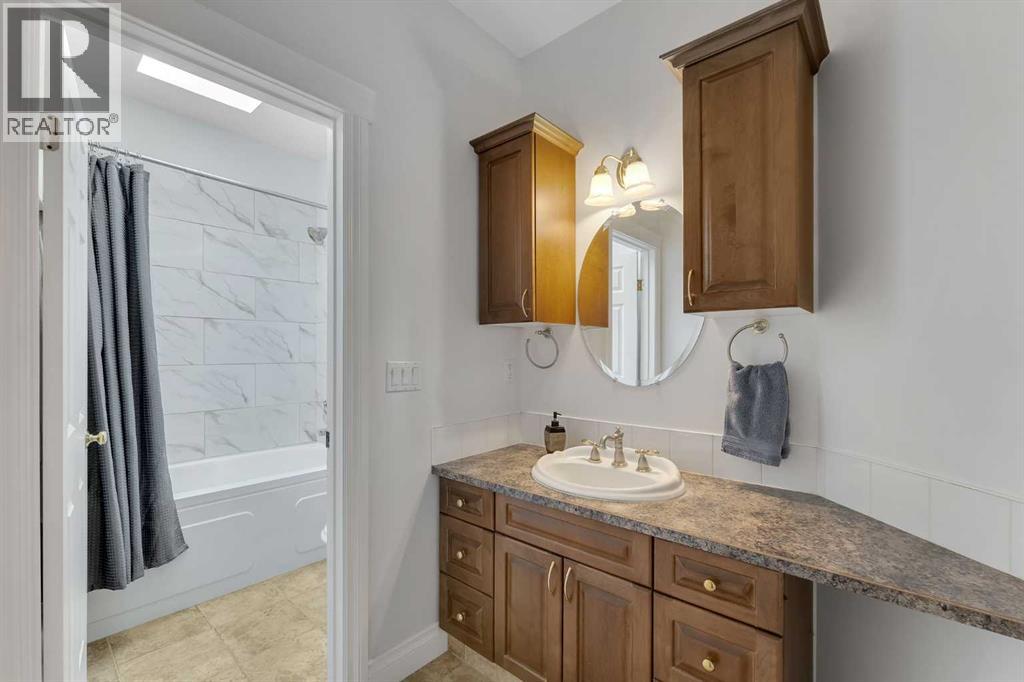 113127 450 Avenue E - 37
