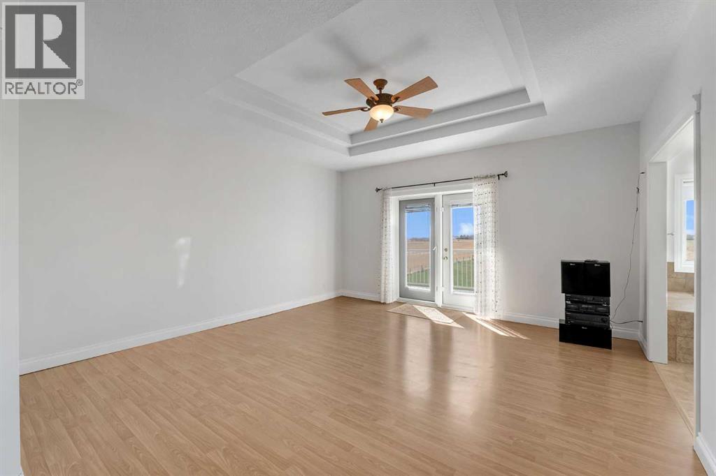113127 450 Avenue E - 27