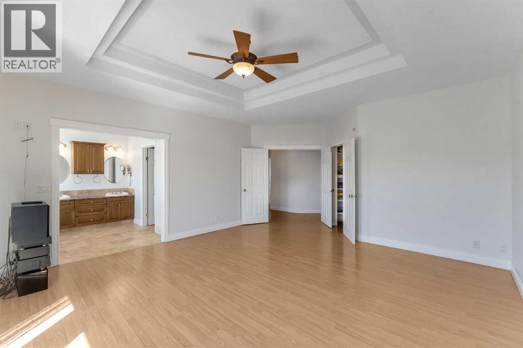 113127 450 Avenue E - 28