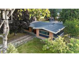 1888 Airport Way, Revelstoke, BC V0E2S0 Photo 17