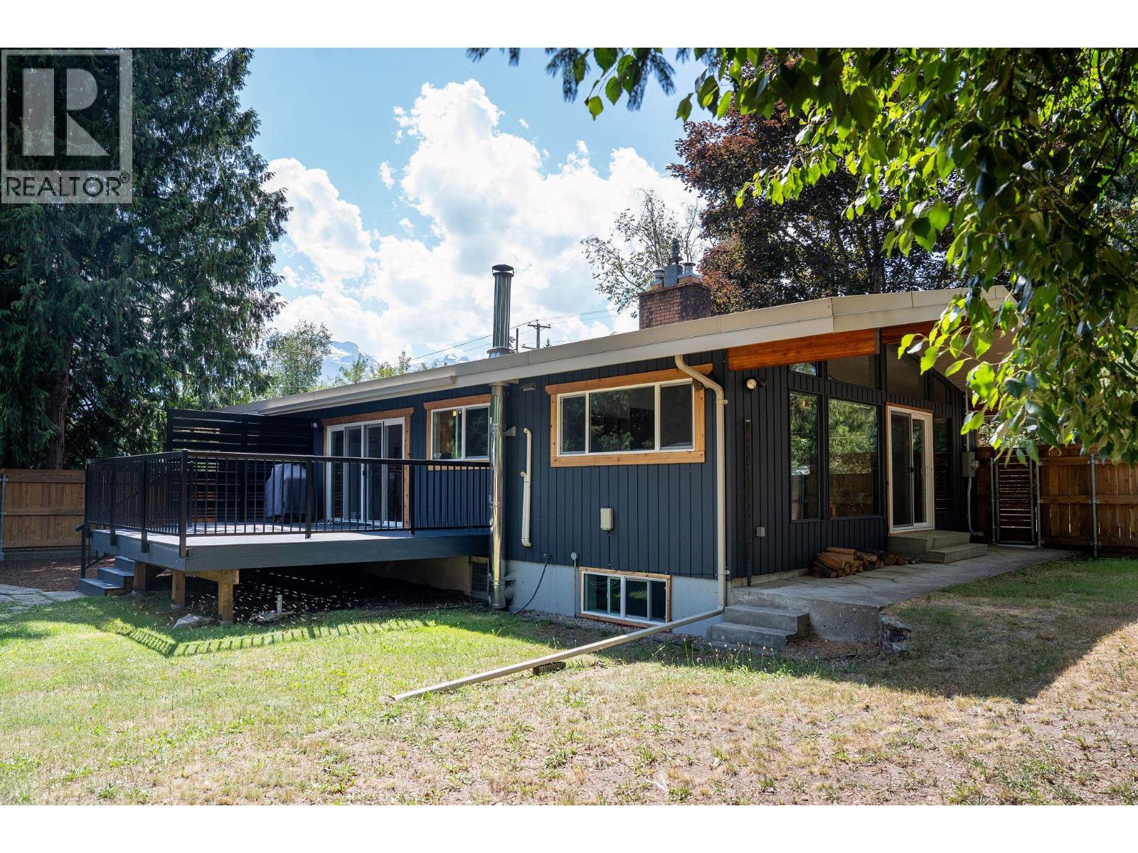 1888 Airport Way, Revelstoke