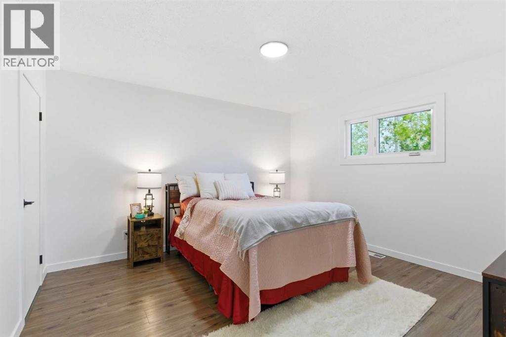 3615 1 Street NE - 26