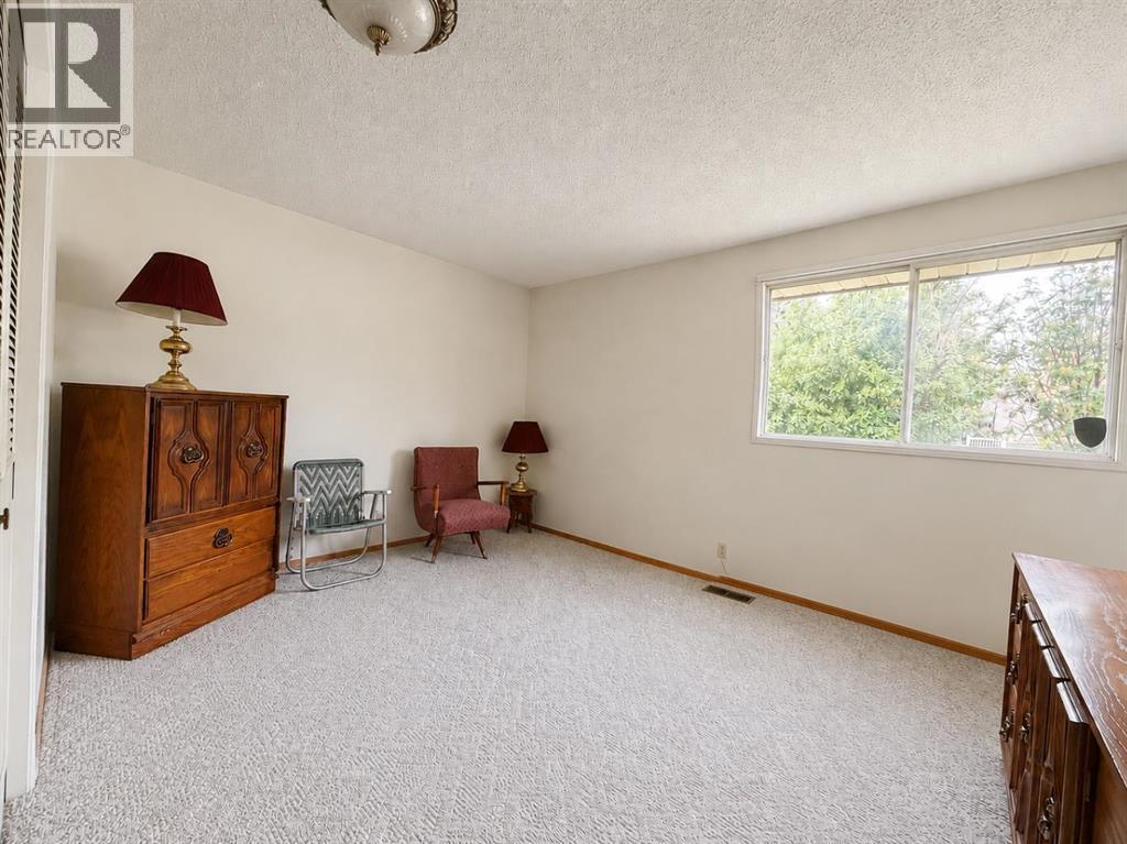 3135 60 Street NE - 10