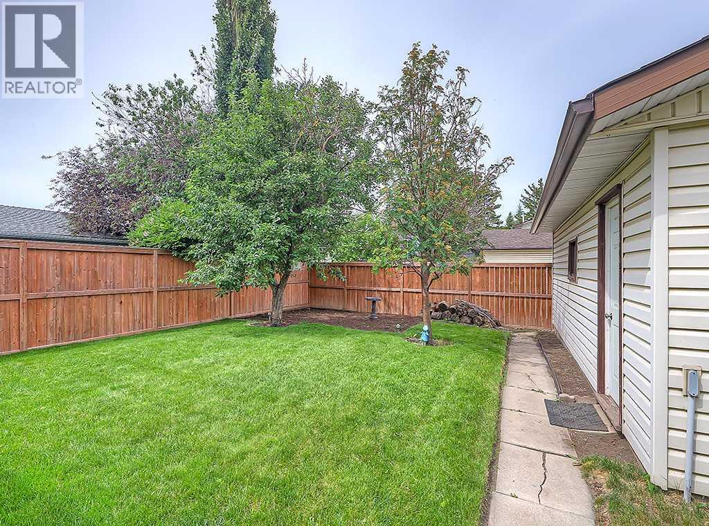 3135 60 Street NE - 18