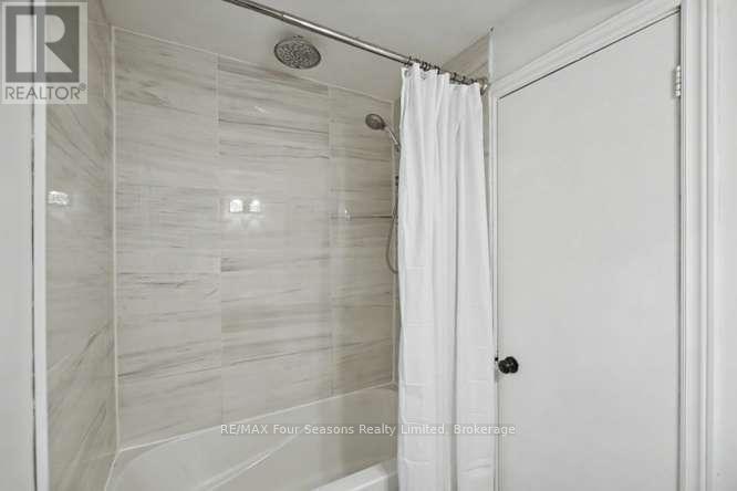 #314 5 DAWSON DRIVE - 18
