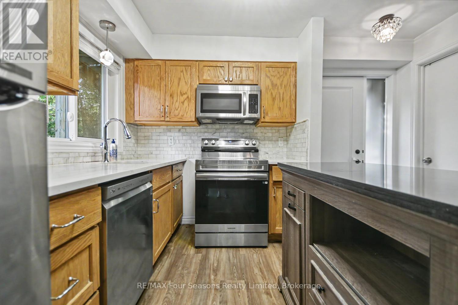 #314 5 DAWSON DRIVE - 14