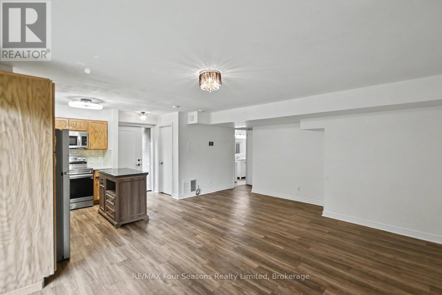 #314 5 DAWSON DRIVE - 15