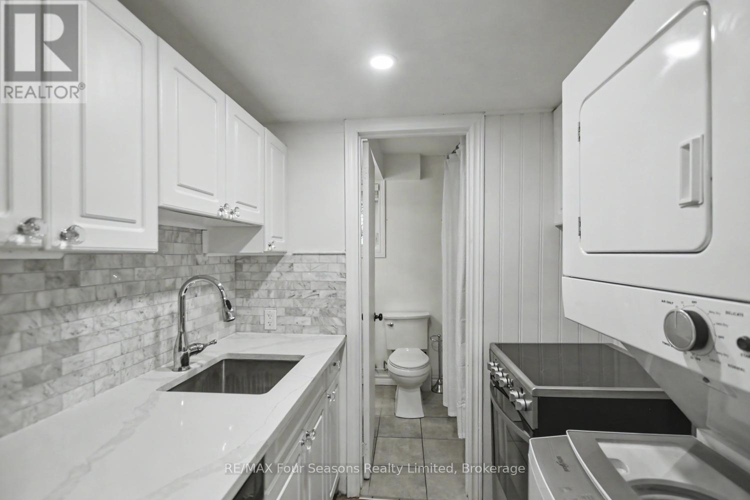#314 5 DAWSON DRIVE - 32