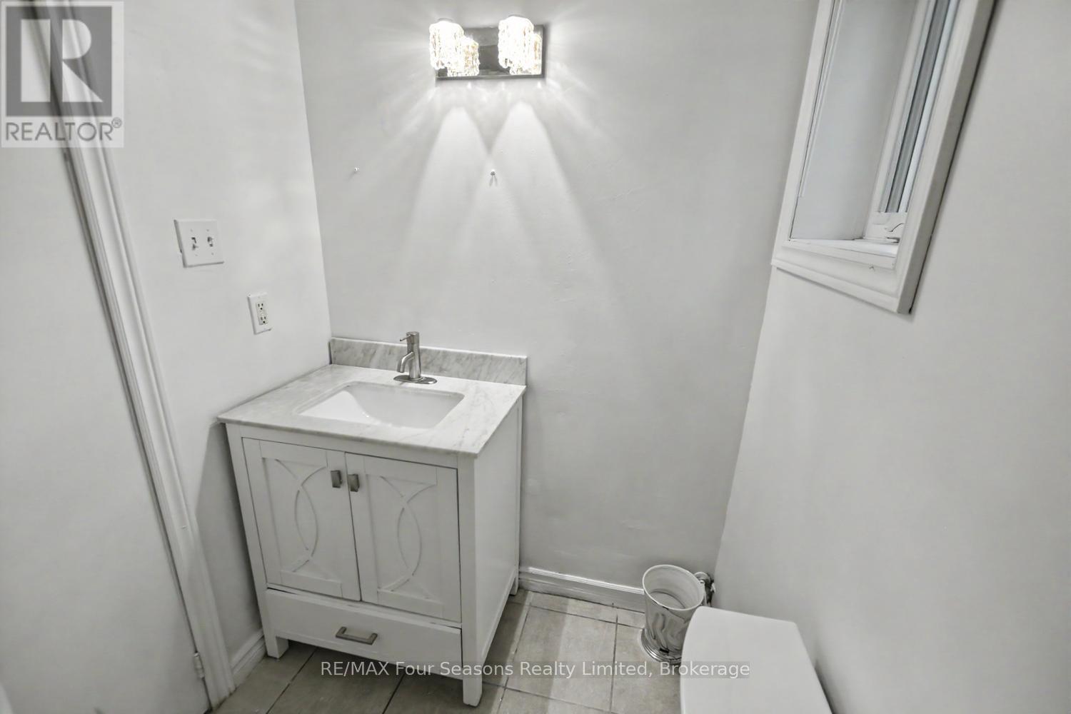 #314 5 DAWSON DRIVE - 34