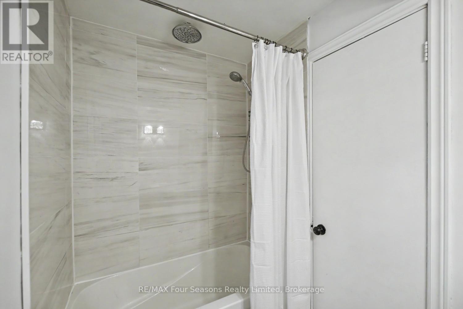 #314 5 DAWSON DRIVE - 35