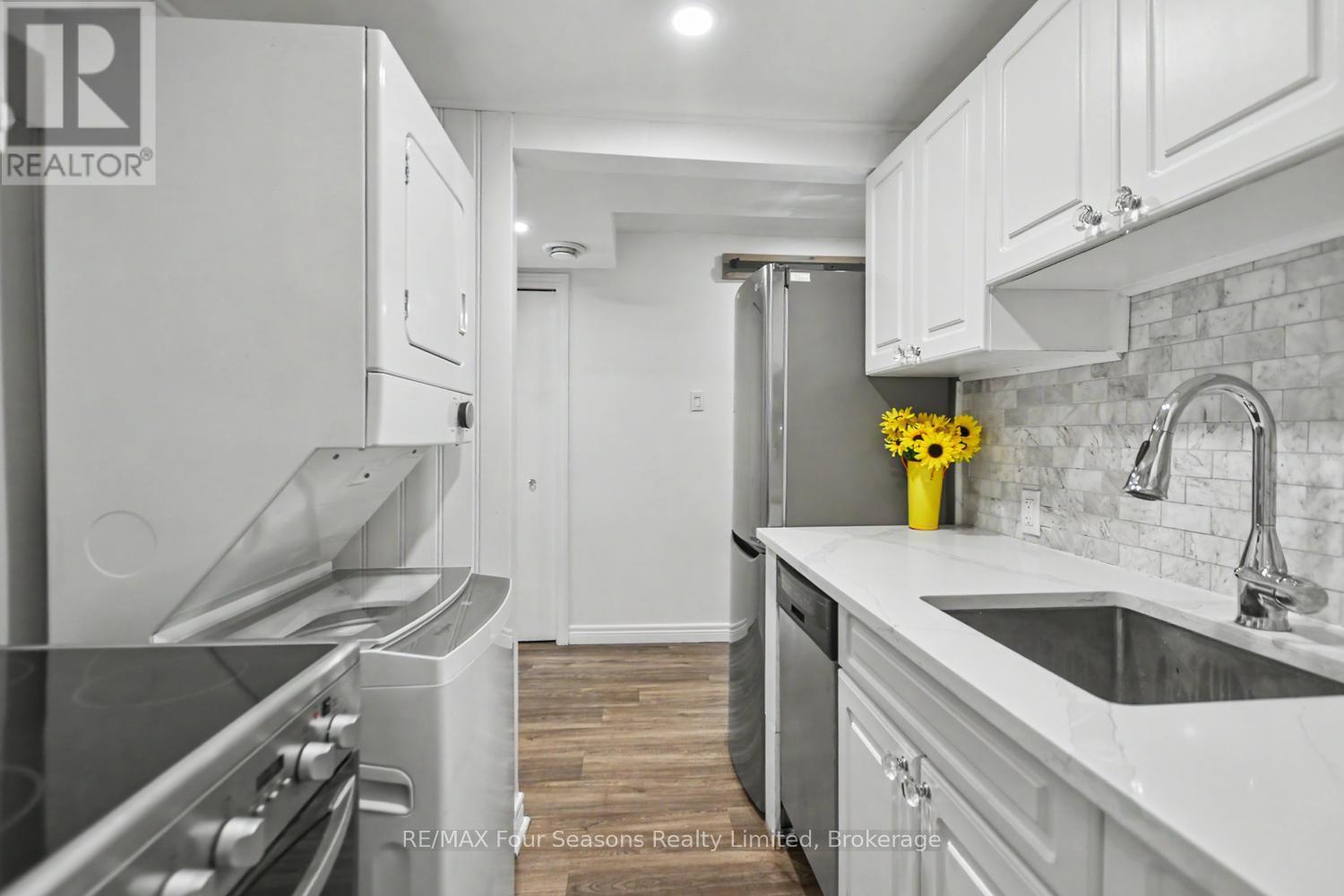 #314 5 DAWSON DRIVE - 36