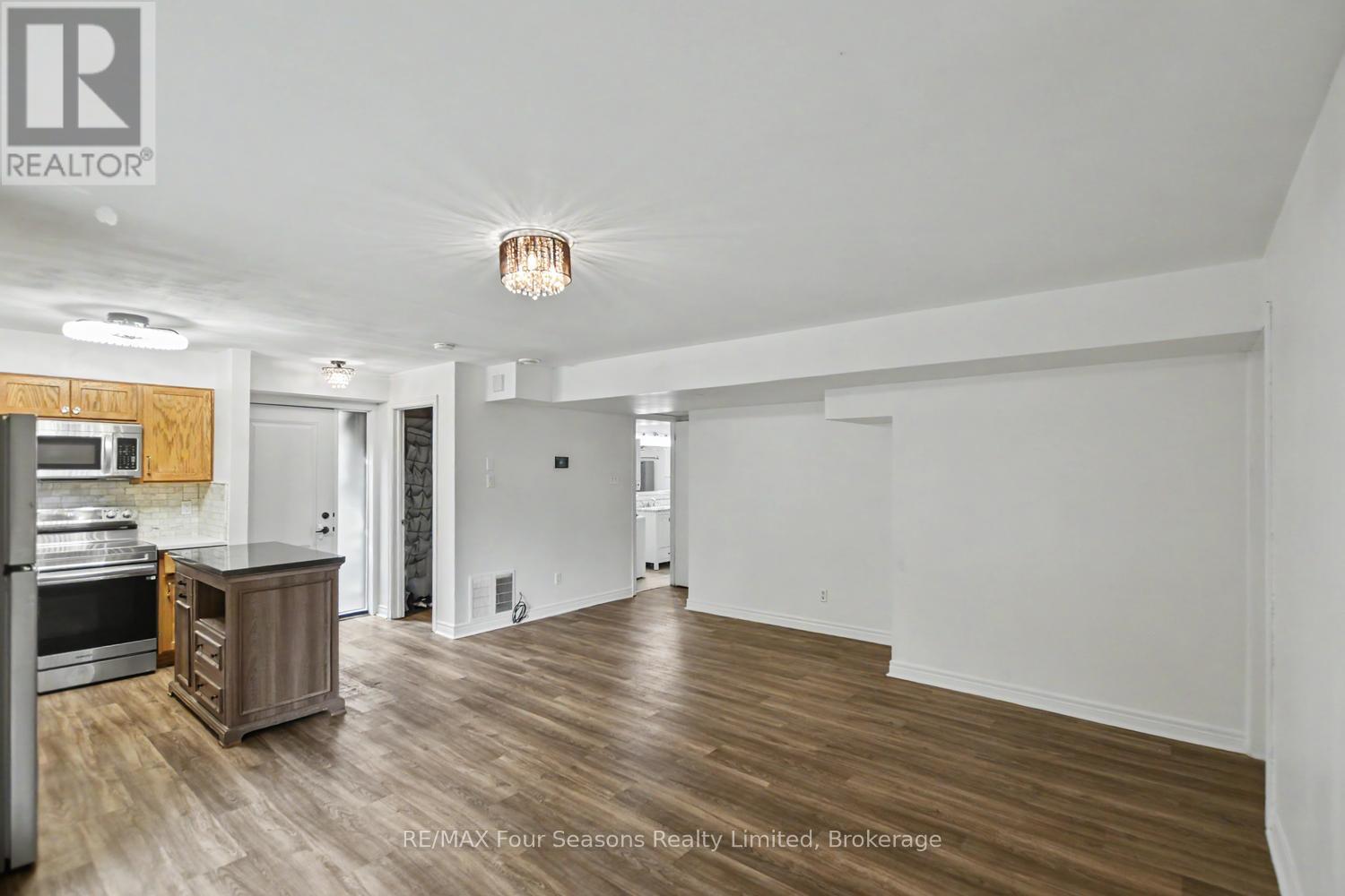 #314 5 DAWSON DRIVE - 6