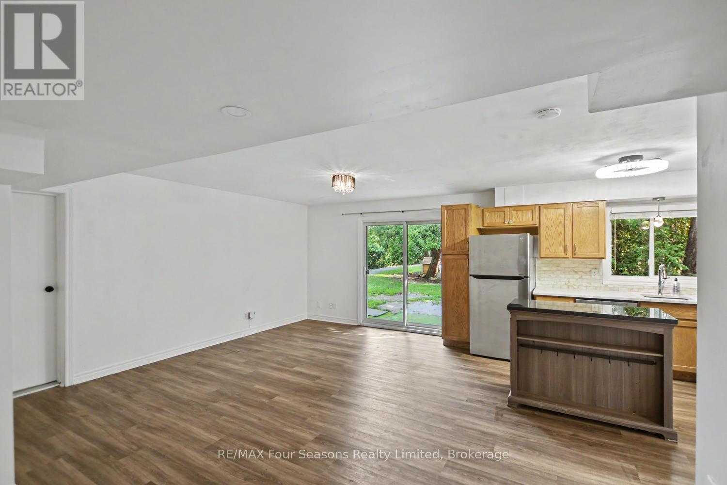 #314 5 DAWSON DRIVE - 8